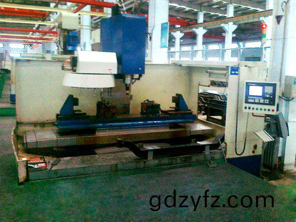 前軸(zhou)十孔加(jia)工(gong)專(zhuān)(zhuan)用(yong)立式(shi)加工